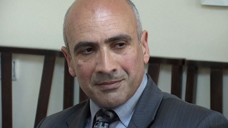 Յուրաքանչյուր համապետական ընտրություններից առաջ իմ եւ տղայիս նկատմամբ տարբեր քրեական գործեր են հարուցվում, որոնք հետո այդպես էլ ընթացք չեն ստանում. Վարուժան Ներսիսյան. «Հրապարակ»