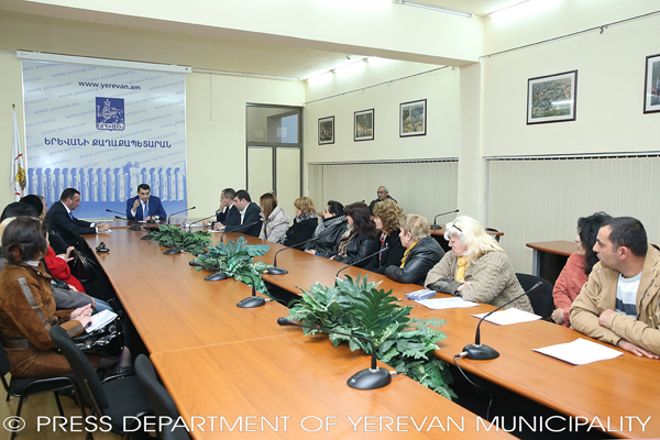 Քննարկվել են Վ. Բրյուսովի 66 հասցեի 4 –րդ կարգի վթարային շենքի բնակիչների վերաբնակեցմանն առնչվող հարցեր