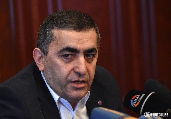Արմեն Ռուստամյան. «Ես գիտեմ, թե ինչու է Սերժ Սարգսյանն այս ամենը նախաձեռնել». «168 ժամ»