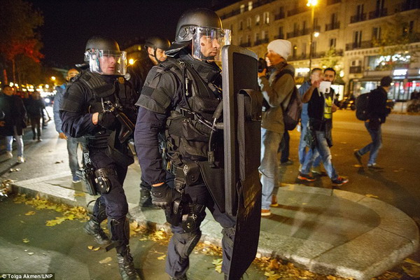 Ֆրանսիայի ոստիկանությունը լայնամասշտաբ հակաահաբեկչական գործողություններ է սկսել. Daily Mail