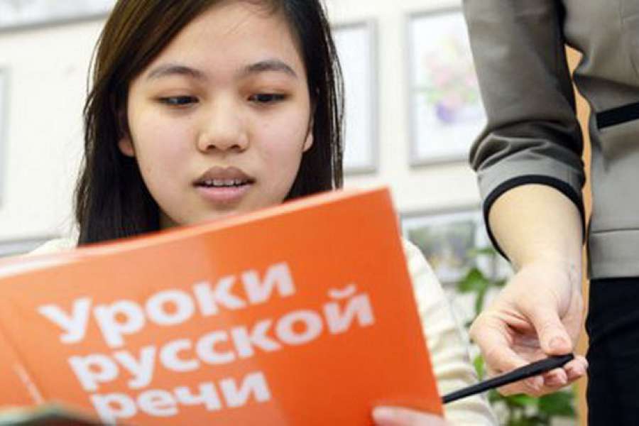 Կույր, խուլ եւ համր հայուհուն ստիպել են ռուսերենի քննություն հանձնել. Komiinform