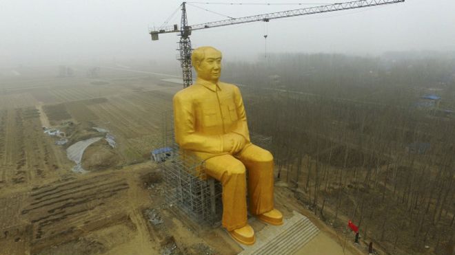 «Ոսկե Մաո»: կոմունիստական առաջնորդի հսկա ոսկեզօծ արձանը տեղադրել են Չինաստանում – ВВС