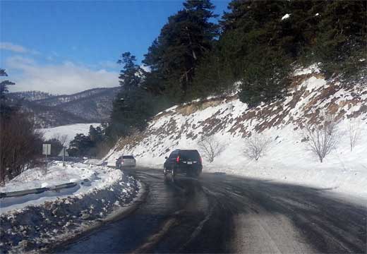 Որոշ ավտոճանապարհներին ձյուն է տեղում