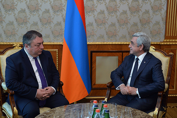 Սերժ Սարգսյանը հանդիպել է Հայաստանում Վրաստանի դեսպան Թենգիզ Շարմանաշվիլիի հետ