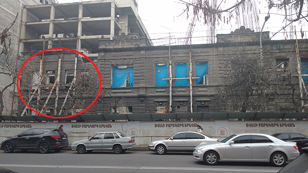 Ճարտարապետն ապացուցում է, որ Իսահակյանի գրադարանին կից քանդվող շենքը 19-րդ դարի է