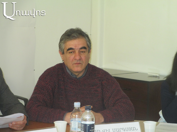 «Ի՞նչ ա, ռուս արջը ուզում եք մեզ ոչնչացնի՞». Մանվել Սարգսյանը՝ ՌԴ-ի դեմ դեմարշների մասին