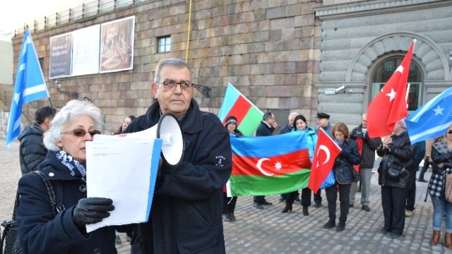 Սթոքհոլմի ադրբեջանաթուրքական համայնքը բողոքի ակցիա  է կազմակերպել Շվեդիայի խորհրդարանի առջև. «Հաբերլեր»