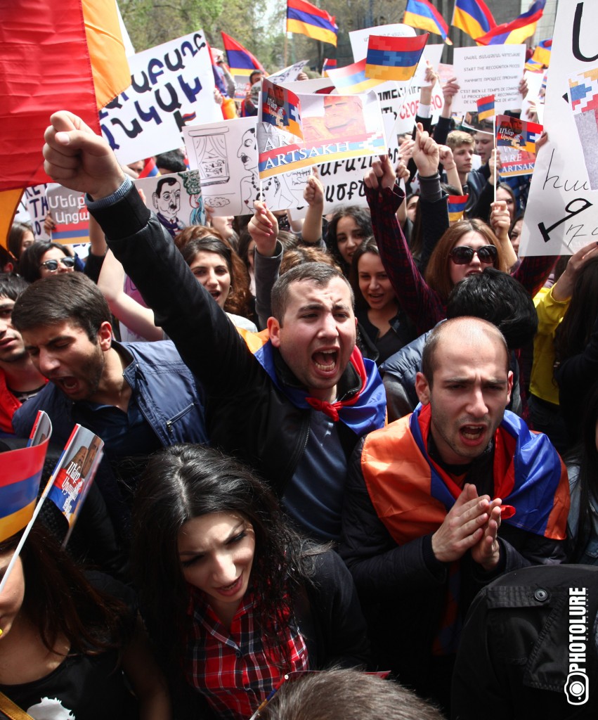 Rally '#KarabakhNow' against the international inaction took place in front of the RA Ministry of Foreign Affairs