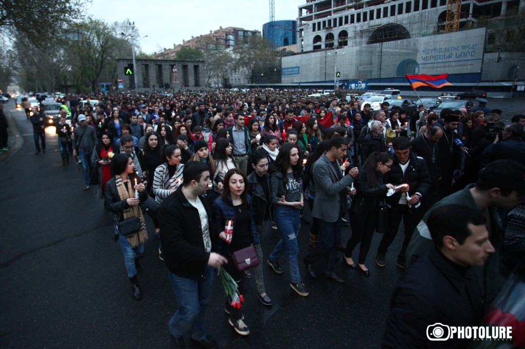 A march of silence in memory of killed soldiers on the border of recent days began from Shahumyan Square