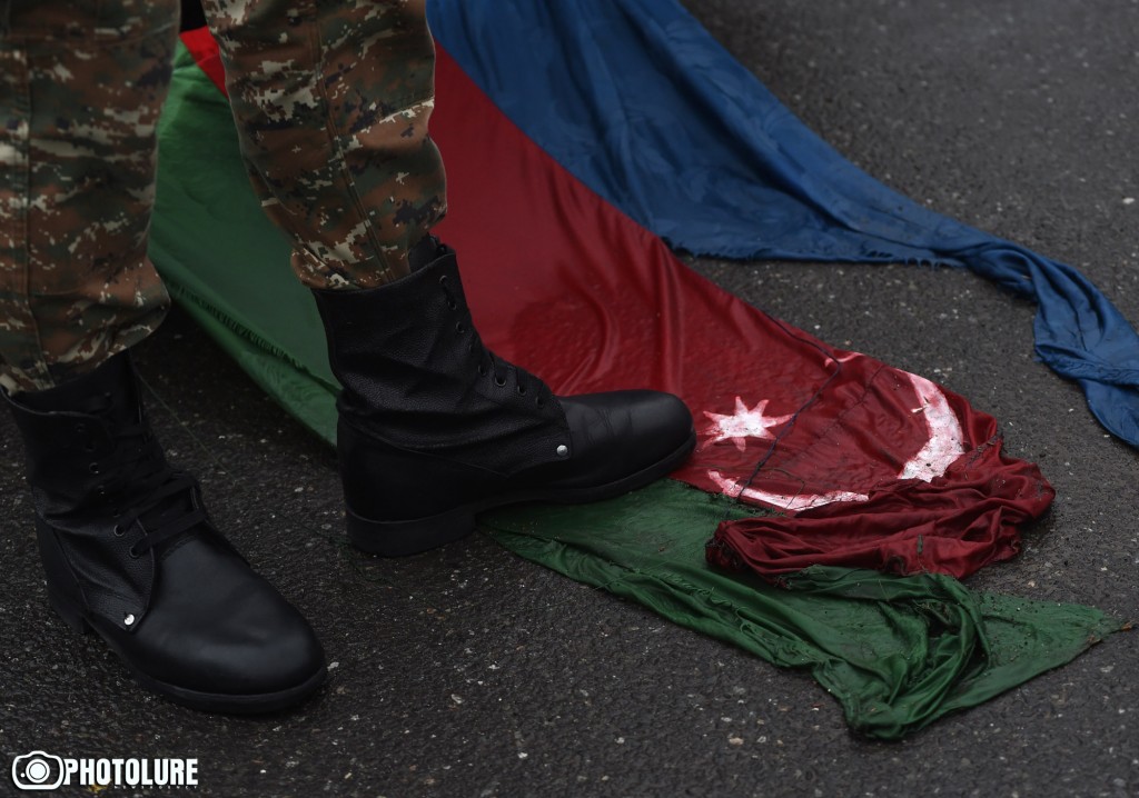 A march of silence in memory of killed soldiers on the border of recent days began from Shahumyan Square