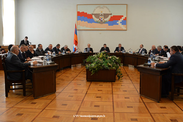 Արցախի վարչապետը կառավարության նիստում հանձնարարել է ծախսերի կրճատման ծրագրեր ներկայացնել