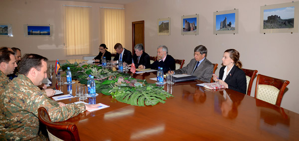 Երևանում էր ՀՀ-ում բանակաշինությանը և պաշտպանական վերափոխումներին սատարող միջազգային խորհրդատվական թիմը