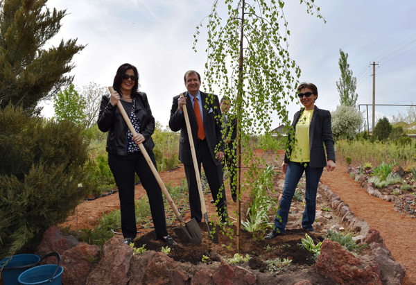 «Հայաստան Ծառատունկ ծրագիրը» տնկեց իր 5 միլիոներորդ ծառը՝ Միացյալ Նահանգների դեսպան Ռիչարդ Միլսի մասնակցությամբ