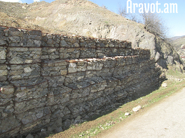 Միջպետական ճանապարհը ադրբեջանական կրակակետերից պաշտպանող պատ կկառուցվի՞