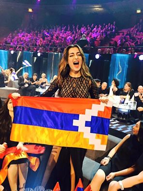 Արցախի դրոշը Եվրատեսիլի բեմում ծածանելը պատմություն է դառնում