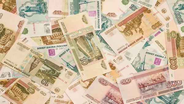 2 տարվա ընթացքում ռուսաստանցիների՝ ԱՄՆ դոլարով արտահայտված աշխատավարձը կրճատվել է 40 %-ով. Lenta.ru