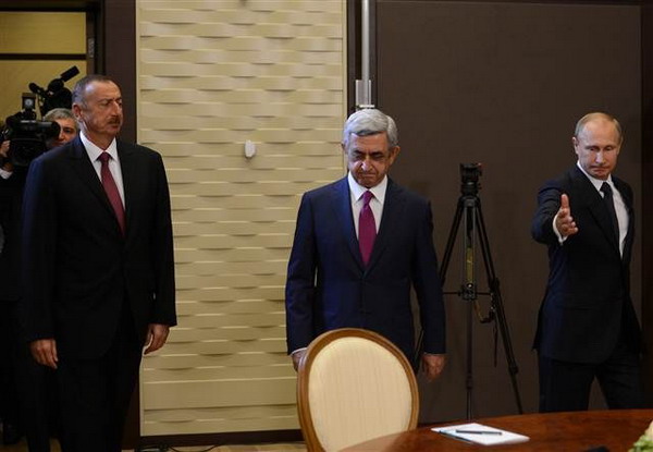 Ի տարբերություն Ադրբեջանի, հայկական իշխանությունները ցայտնոտի մեջ են. Независимая Газета
