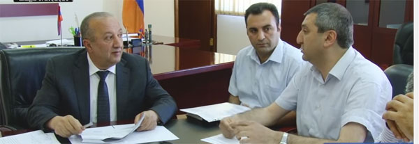 Մովսես Հակոբյանը «դու»-ով խոսելու համար ներողություն է խնդրել «Վագա ֆարմ»-ի տնօրենից. սպասենք 10 օր