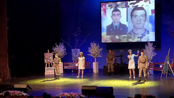 Տեղի ունեցավ «Հերոս մարտիկ» երգի պրեմիերան` նվիրված ապրիլյան պատերազմի զոհերի հիշատակին