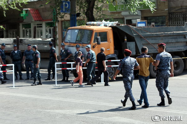 The police banned gatherings in Khorenatsi street and arrested people who support members of 'Sasna Tsrer' group which occupied the Patrol-Guard Service Regiment of Erebuni district for over 11 days in Yerevan, Armenia