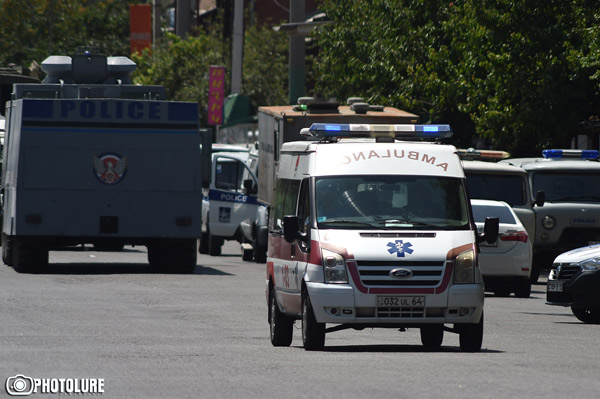 ՀՀ ոստիկանության ՊՊԾ գնդի տարածքում տեղի ունեցած միջադեպի արդյունքում տուժածներից բուժում է ստանում 4 քաղաքացի