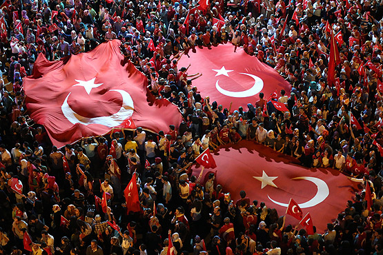 Թուրքիայի քաղաքացիները չեն հեռանում հրապարակներից. «Անադոլու» (Տեսանյութ)