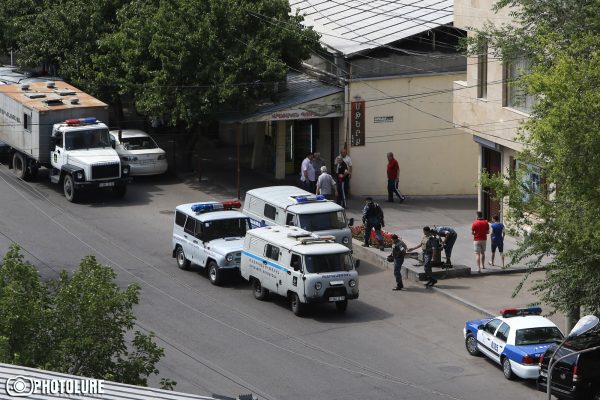 A group of armed citizens occupied the police station of Erebuni district and kept the policemen as a hostage