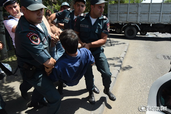 While the military group is keeping hostages of the police station of the Erebuni district of Yerevan, arrests take place on Yerevan streets