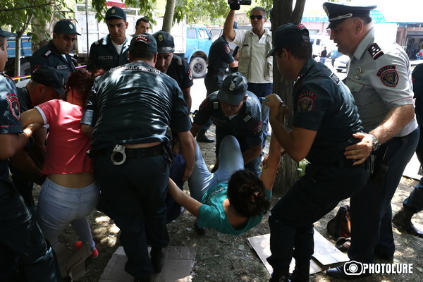 While the military group is keeping hostages of the police station of the Erebuni district of Yerevan, arrests take place on Yerevan streets