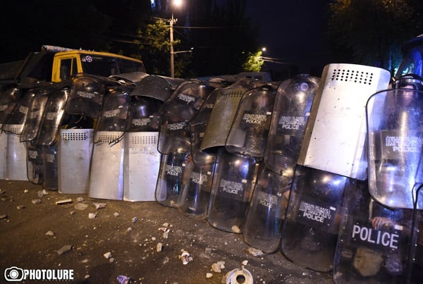 Միջազգային մամուլը շարունակում է հետևել Երևանում տեղի ունեցող գործողություններին