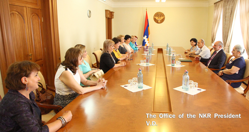 Բակո Սահակյանն ընդունել է Հայաստանի հանրապետական կուսակցության կանանց խորհրդի անդամներին