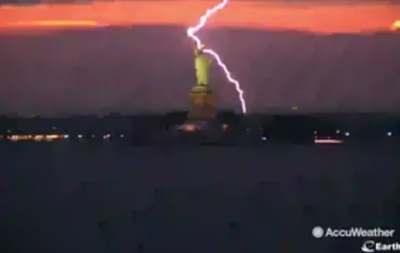 Նյու Յորքում կայծակը հարվածել է Ազատության արձանին. տուժածներ չկան (տեսանյութ)