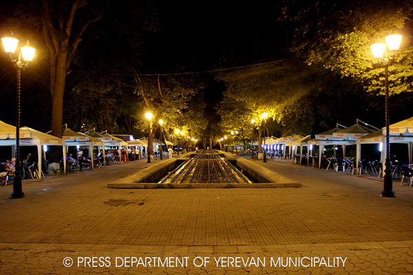 Արտաքին լուսավորությամբ է ապահովվել մայրաքաղաքի «Էրեբունի-Երևան 2750» շատրվանային համալիրին հարող պուրակը