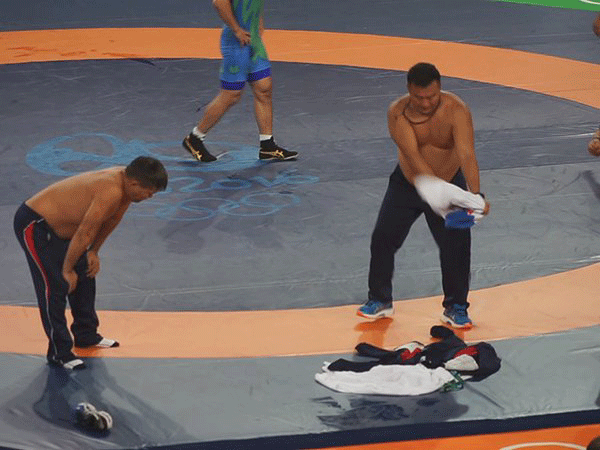 Ռիոյի մրցագորգում սթրիպթիզ ցույց տված մարզիչները որակազրկվել են երեք տարով