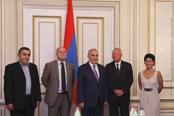 Ֆրանսիայի Ազգային ժողովի սոցիալիստական խմբակցության ղեկավարի խոսքով՝ իրենք անհանգստացած են Ադրբեջանի քաղաքականությամբ