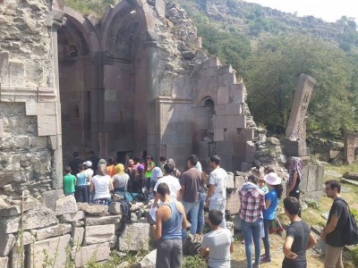 Լոռիում մաքրվել են եկեղեցիների տարածքները