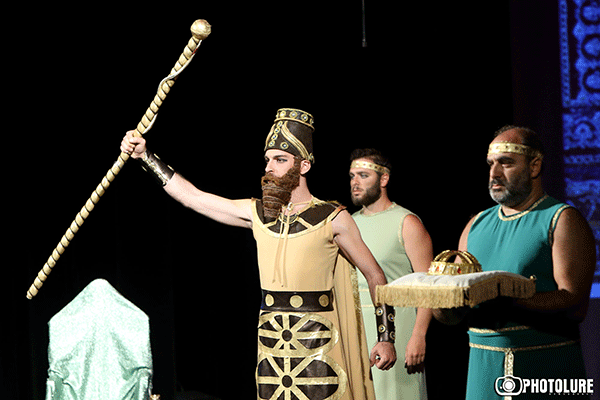 Ստամբուլի «Մարալ» երգի և պարի միության համույթը Հայաստանի հանդիսատեսին ներկայացրեց «Արա և Շամիրամ» ներկայացումը
