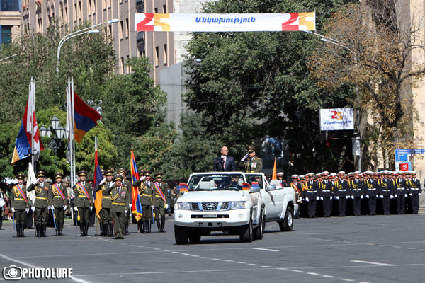 Տոնական շքերթ ռազմաքաղաքական հետեւանքներով. «Հայկական ժամանակ»