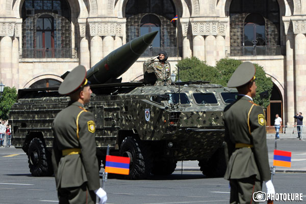 Անհապաղ և ուժեղ ռազմականացումը երևի էն քիչ թեմաներից է, որին բոլորը կողմնակից են. Վահրամ Միրաքյան