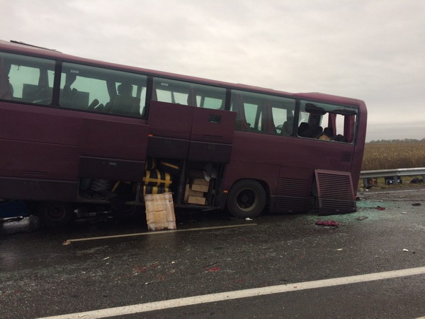 Վթարի է ենթարկվել Մոսկվա-Երևան ավտոբուսը. կա 5 զոհ, 27 վիրավոր (ֆոտոշարք)