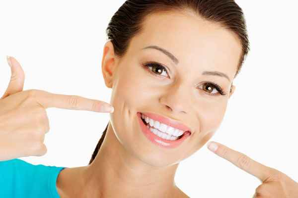 Ինչպես մաքրել ատամները՝ «հոլիվուդյան ժպիտ» ունենալու համար