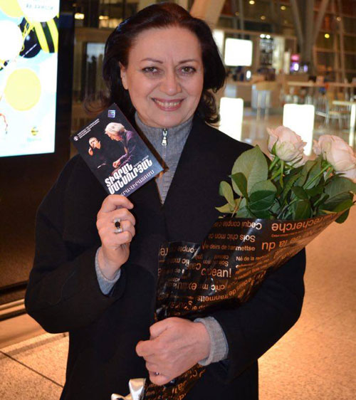 Տիգրան Մանսուրյանի համերգին մասնակցելու նպատակով Վիեննայից Գյումրի ժամանեց աշխարհահռչակ օպերային երգչուհին
