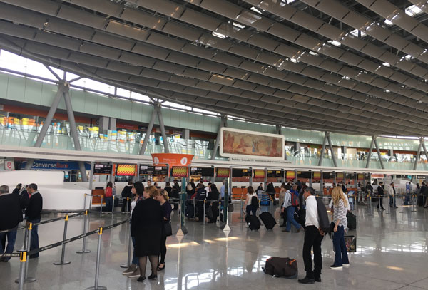 2016 թվականի հունվար-հոկտեմբեր ամիսներին «Զվարթնոց» օդանավակայանում ուղևորահոսքն աճել է 9.5 տոկոսով