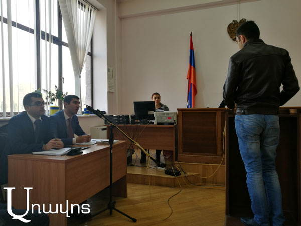 Վկա ոստիկանը պնդում է՝ «Էլեկտրիկ Երեւանի» ընթացքում լրագրողի բերման ենթարկելու հրաման չի ստացել