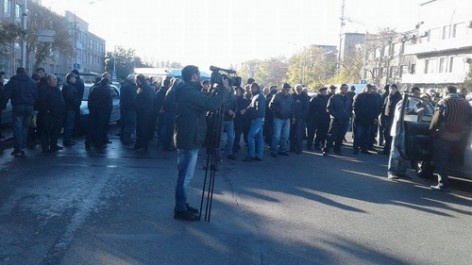 Բագրատունյաց փողոցում ոստիկանական ուժեր են կուտակվել. ակցիա Նաիրիտի դիմաց. «Ա1+»