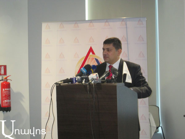Նոր հայտ քաղաքական դաշտում (ֆոտոշարք)