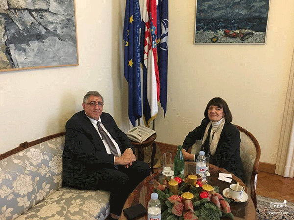 Արման Կիրակոսյանն իր հավատարմագրերն է հանձնել Խորվաթիայի նախագահին