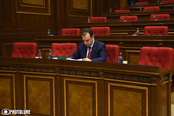 Առաջին անգամ պաշտոնատար անձը հրապարակավ ստանձնեց քաղաքական պատասխանատվություն իր նախաձեռնության համար. «Փաստ»