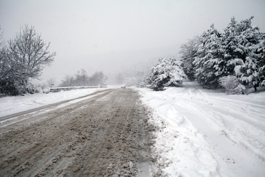 Գորիսի ավտոճանապարհին ձյուն է տեղում, Նոյեմբերյանի ճանապարհներին մերկասառույց
