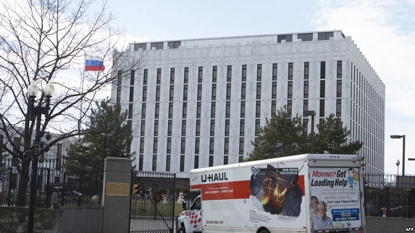 ԱՄՆ-ից արտաքսված դիվանագետները ժամանել են Մոսկվա. «Ազատություն» ռադիոկայան